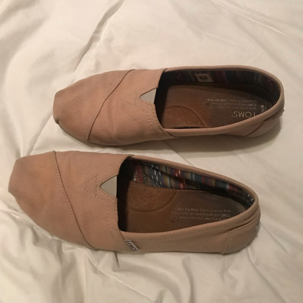 Tan Toms